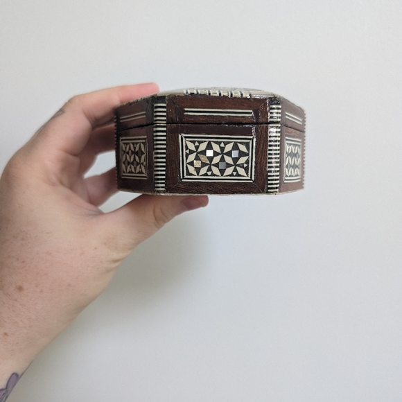 Vintage Jewelry box - Picture 2 of 5